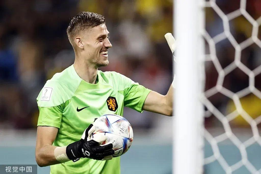 包含澳大利亚球队做出惊人表现，轻松晋级的词条