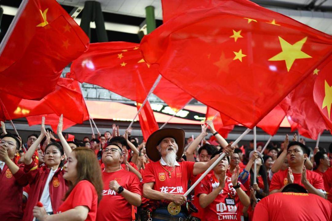 开云体育中国-谢周三中场战术优势明显,全力冲击升级的简单介绍