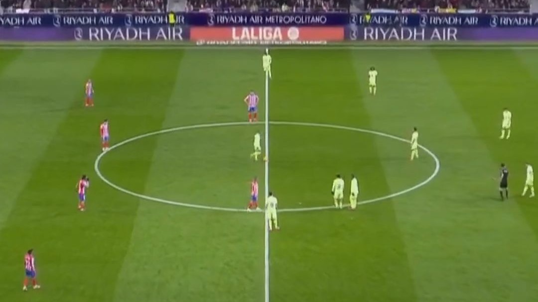 切尔西大胜弗赖堡，莱万破门庆祝的简单介绍