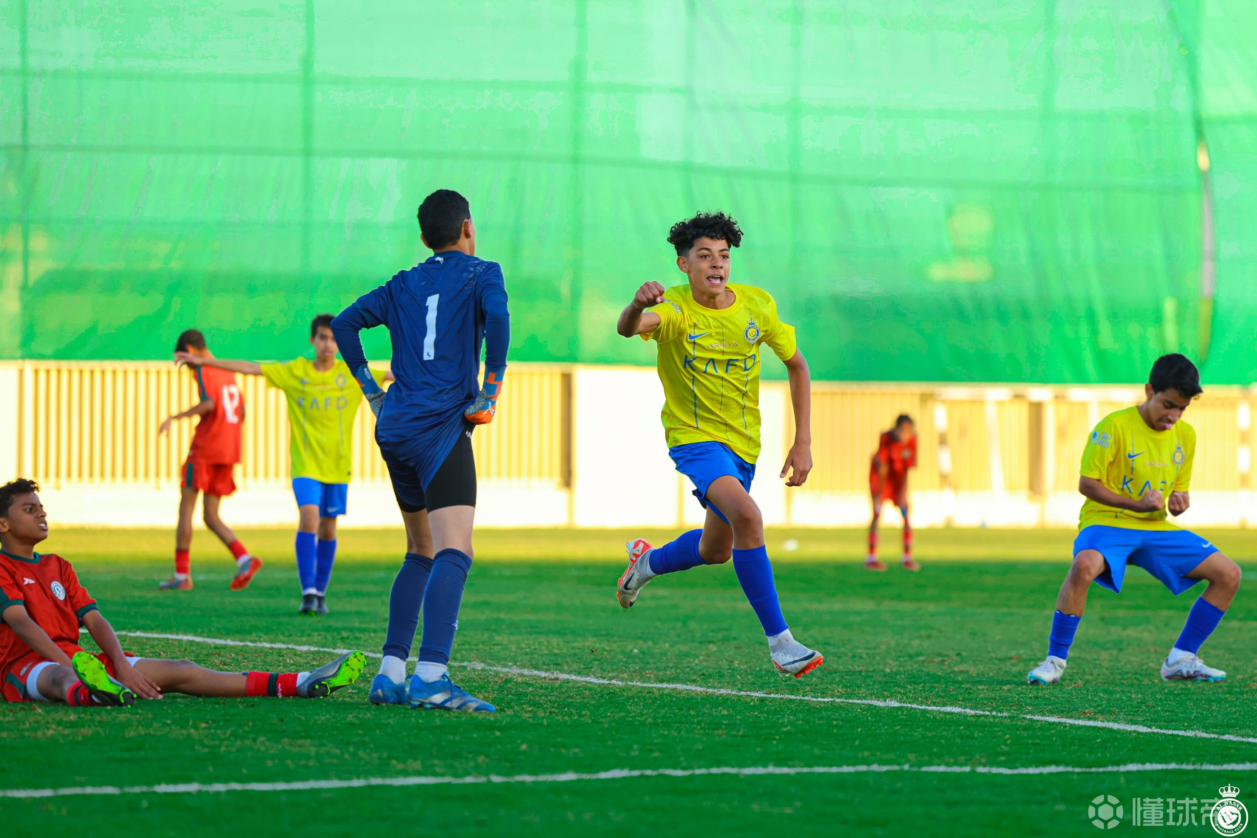 开云体育-乌克兰炮手梅开二度，助球队取胜