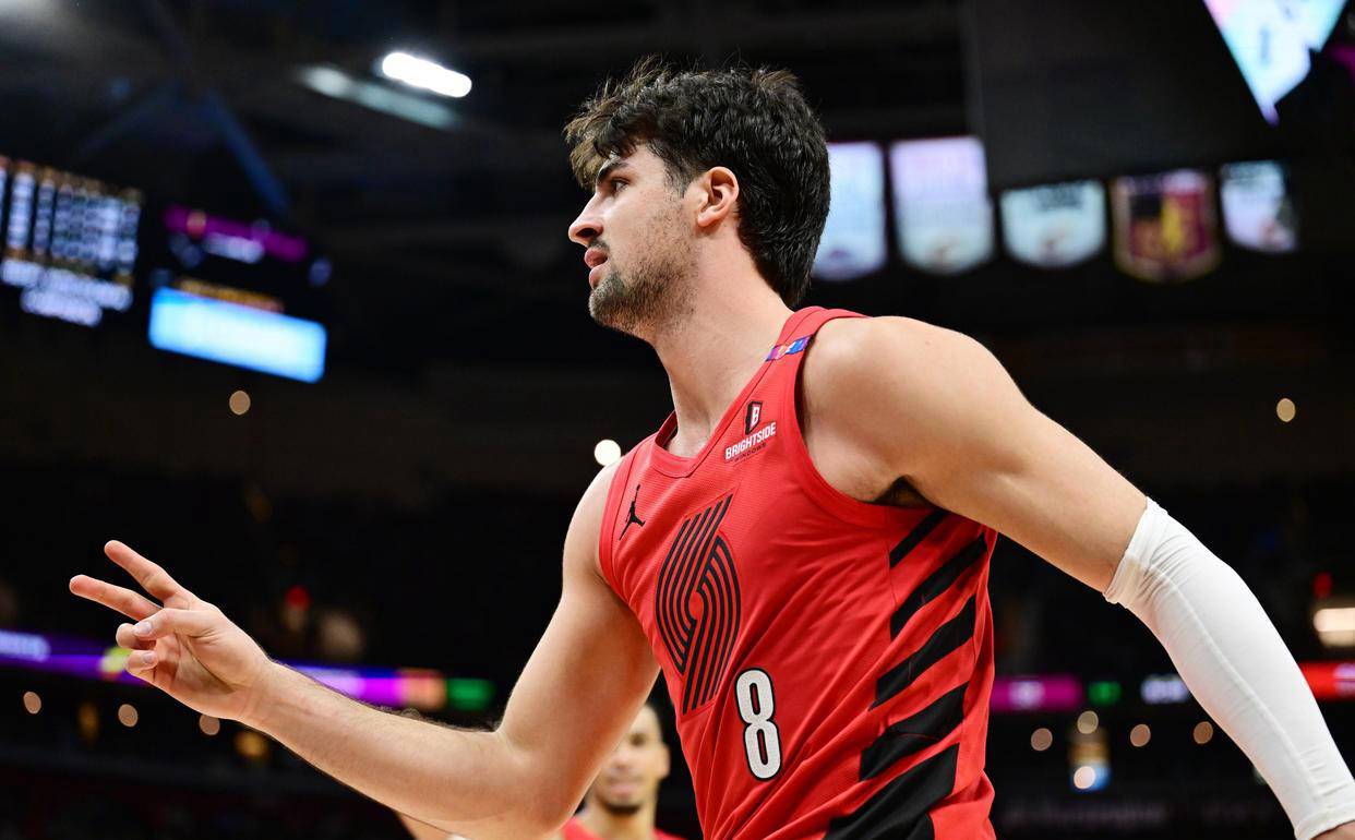 开云体育中国-开拓者小将崭露头角,成为球队亮点之一的简单介绍