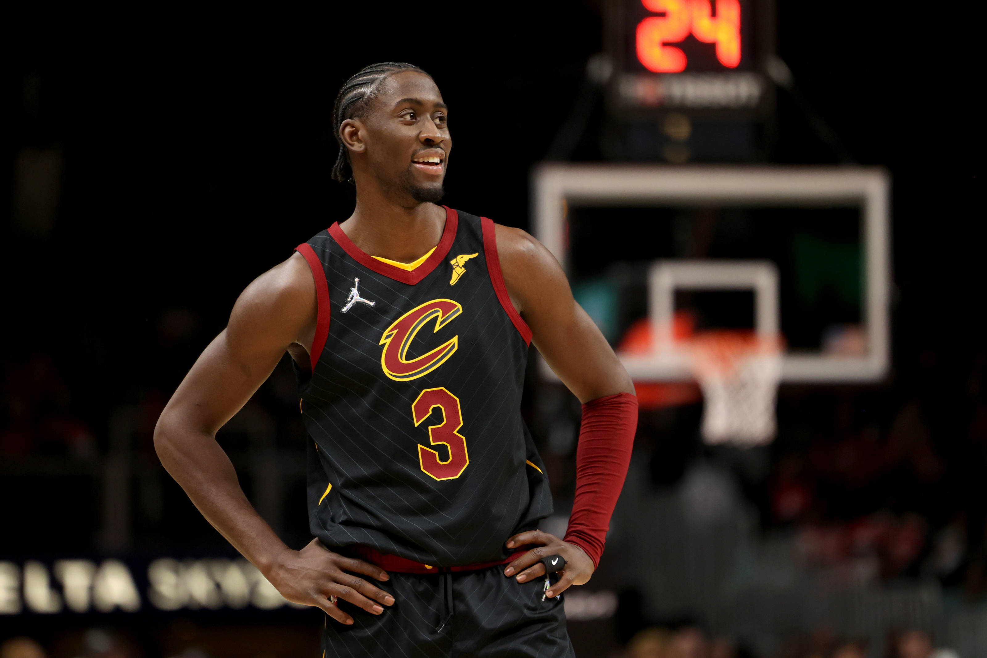 开云APP-关于老鹰年轻后卫表现稳定，或将成为关键一环的信息