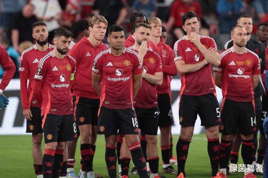 曼联核心球员表现超群，助球队夺冠的简单介绍