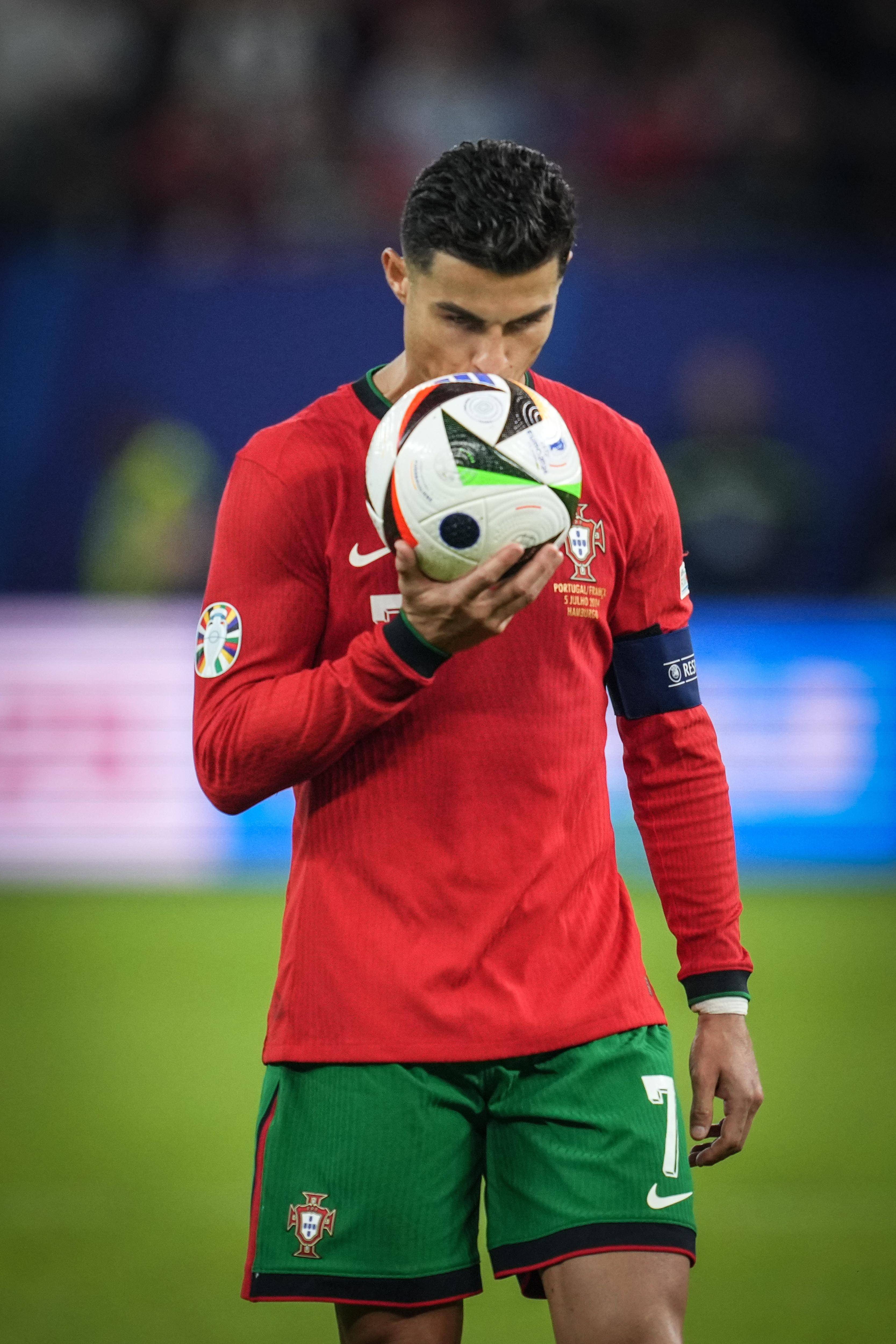 葡萄牙队爆冷负法国,欧洲杯前景蒙尘的简单介绍 葡萄牙队爆冷负法国,欧洲杯前景蒙尘的简单介绍