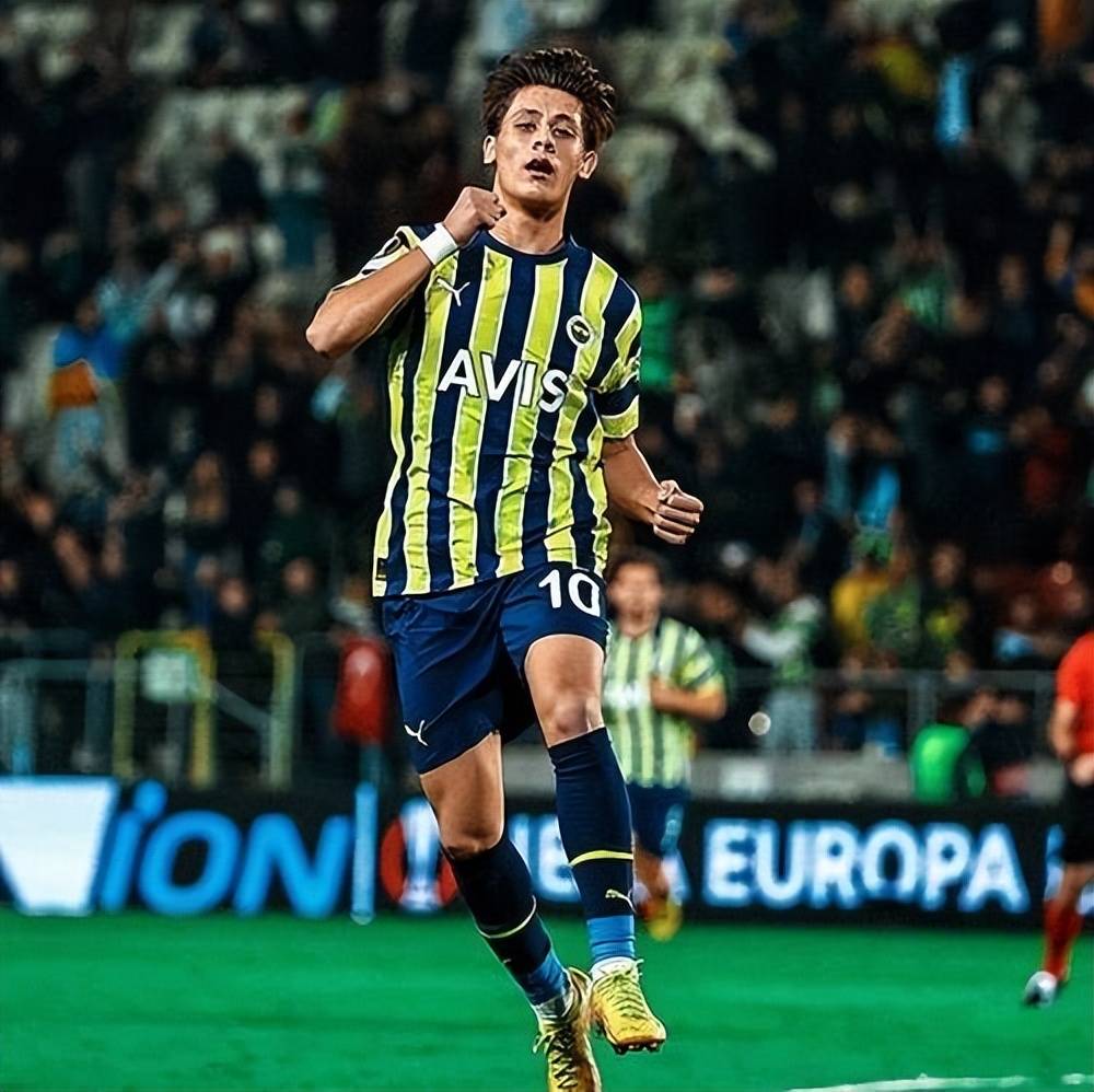 拉齐奥未能取胜山东鲁能,防线漏洞暴露问题严重 拉齐奥未能取胜山东鲁能,防线漏洞暴露问题严重