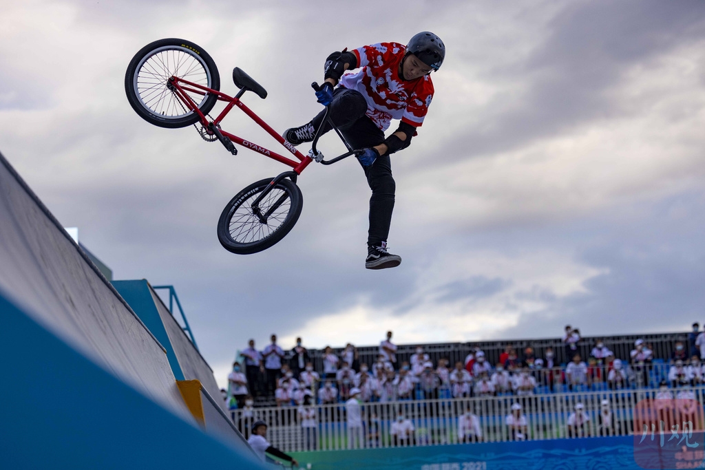 包含技压群雄，比赛中的技术过人之处的词条