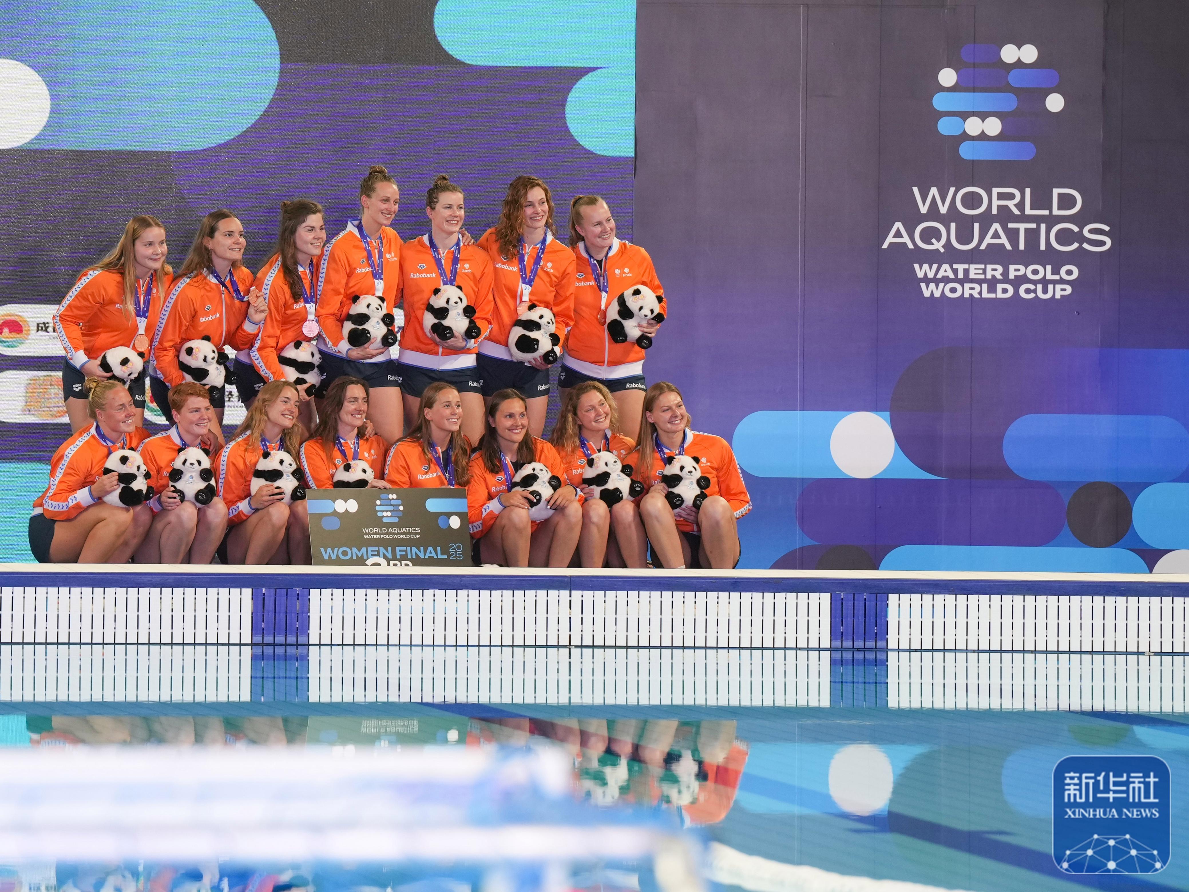 开云体育在线-包含希腊队士气高昂，备战下一场比赛的词条