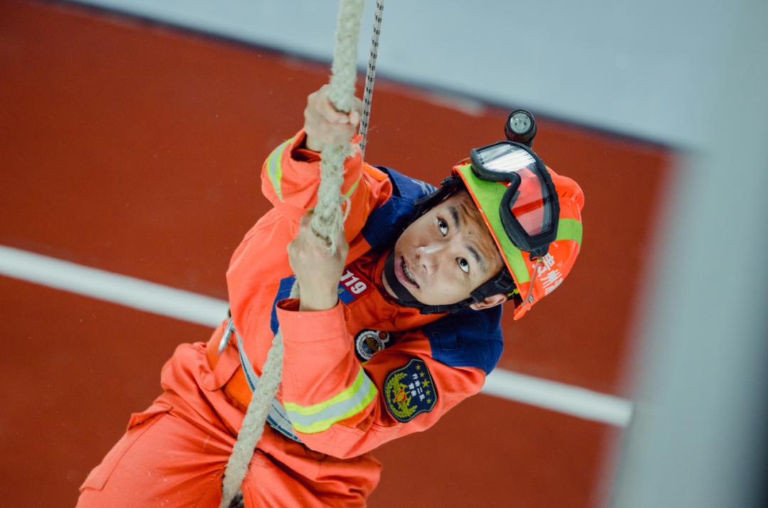 秦皇岛队奋力拼搏，为了追求卓越表现全力以赴的简单介绍