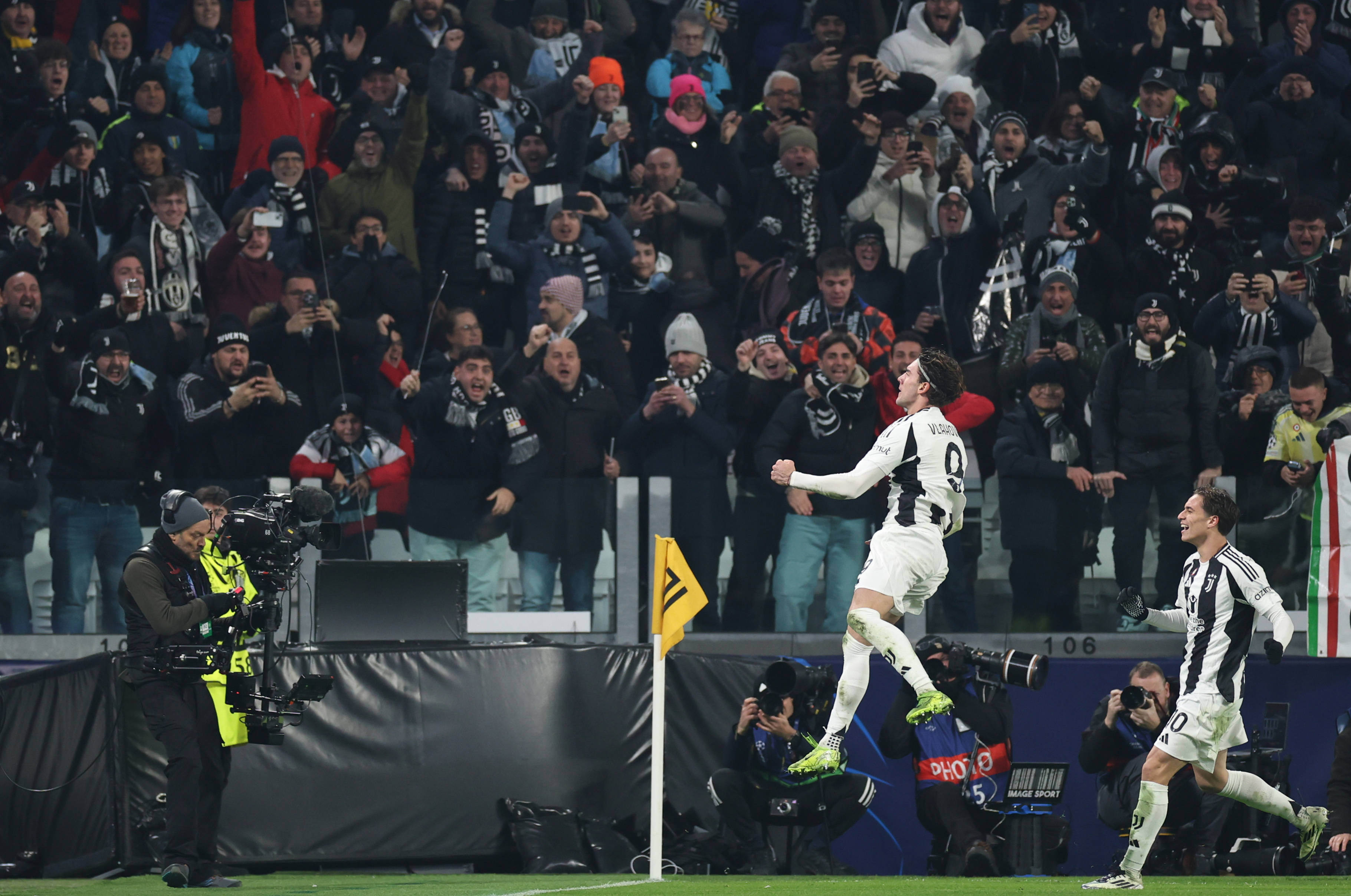 开云体育-争议判罚致比赛翻盘,曼城险胜