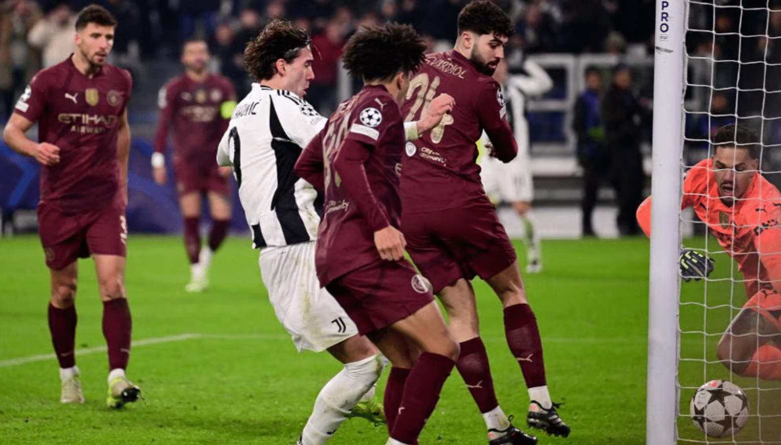 开云下载-欧预赛比赛惊险连连,胜负令人揪心