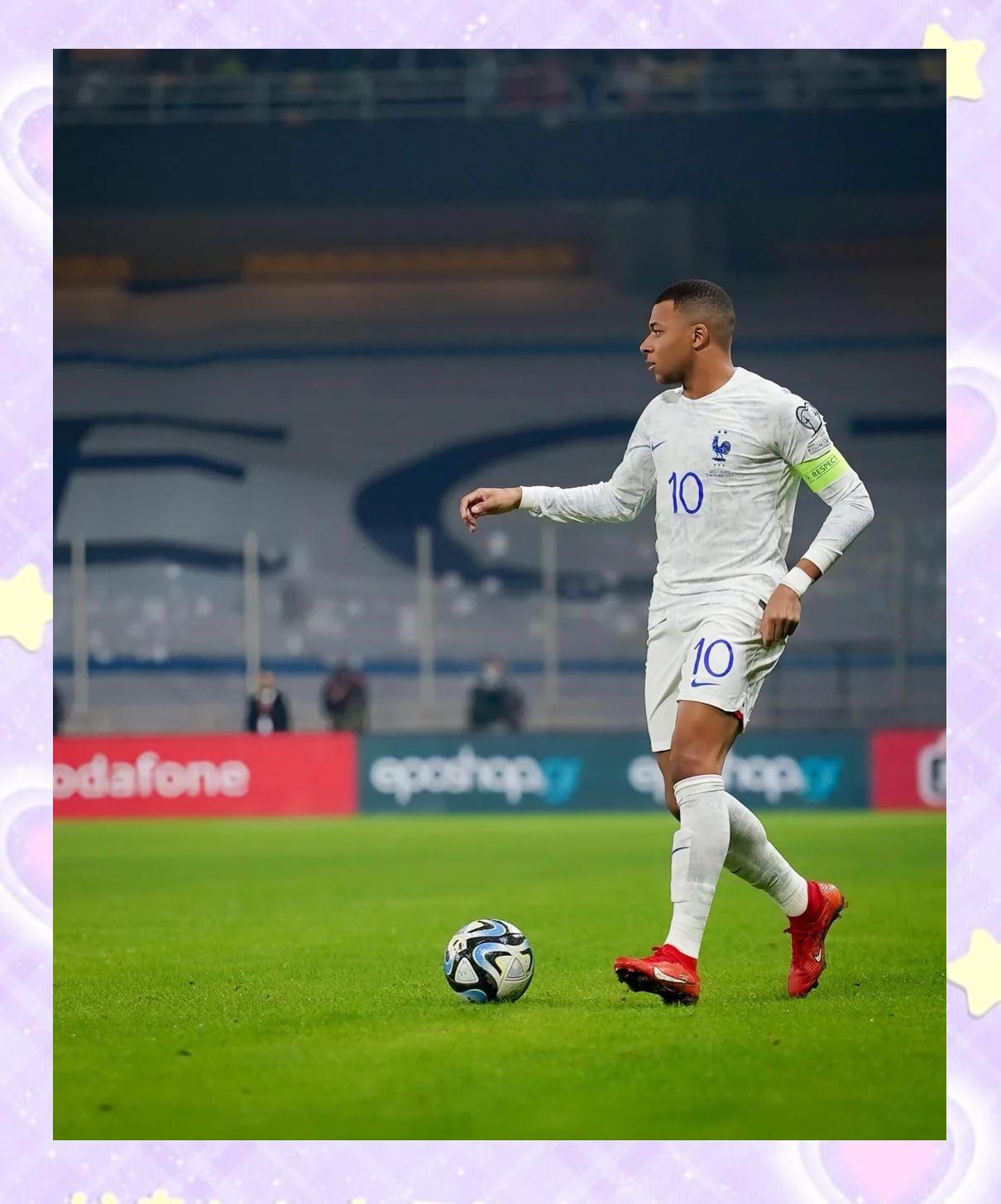 法国在欧预赛比赛中以-战胜冰岛队，士气高昂