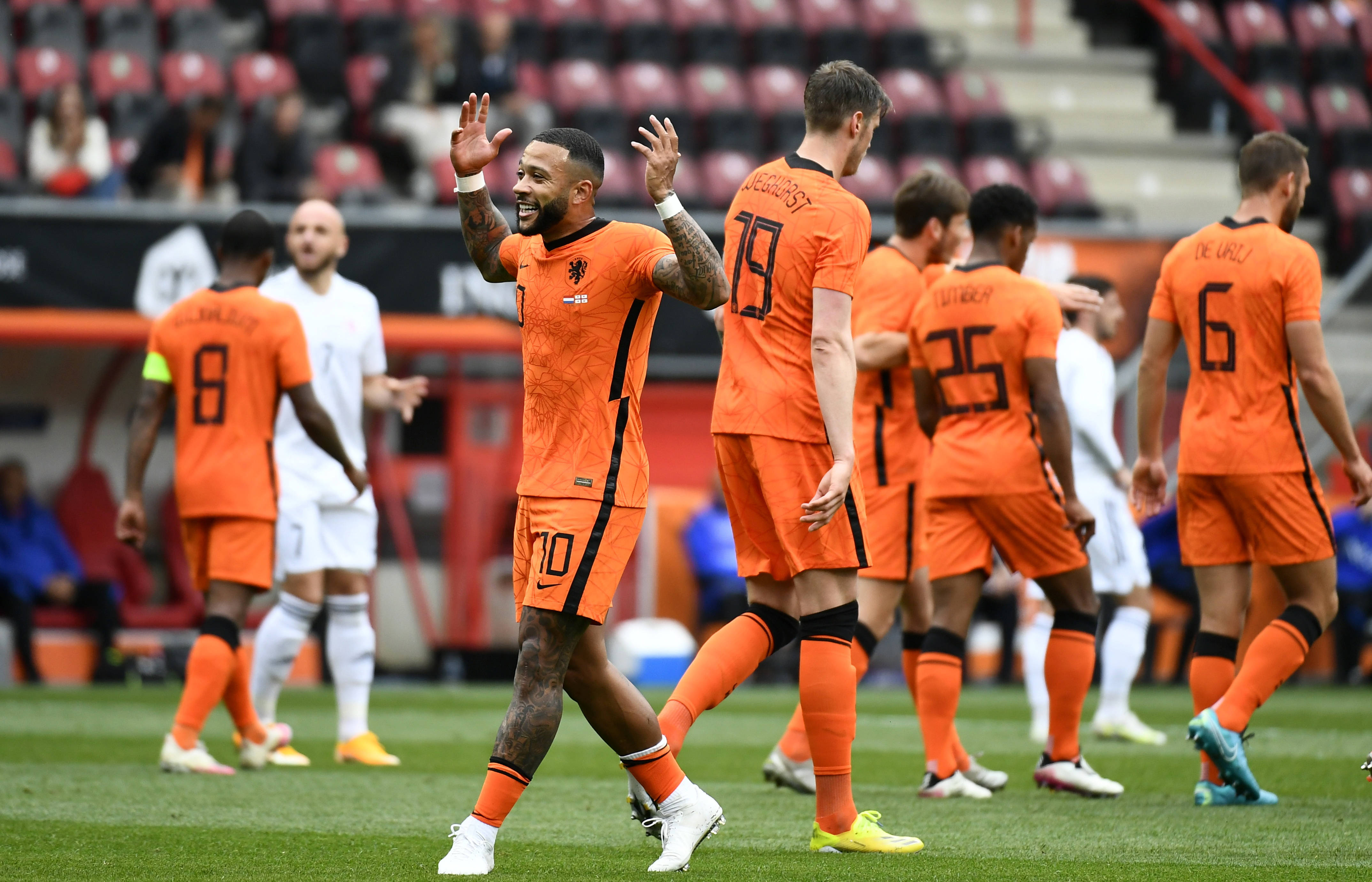 开云体育平台APP-波兰足球联赛冠军战拉响,势均力敌角逐