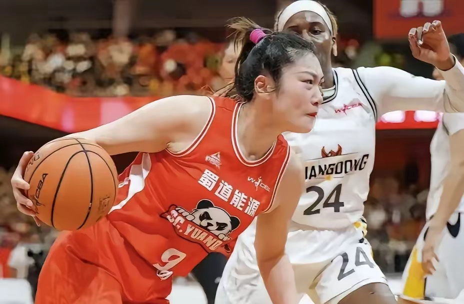 女子篮球联赛新赛季拉开序幕