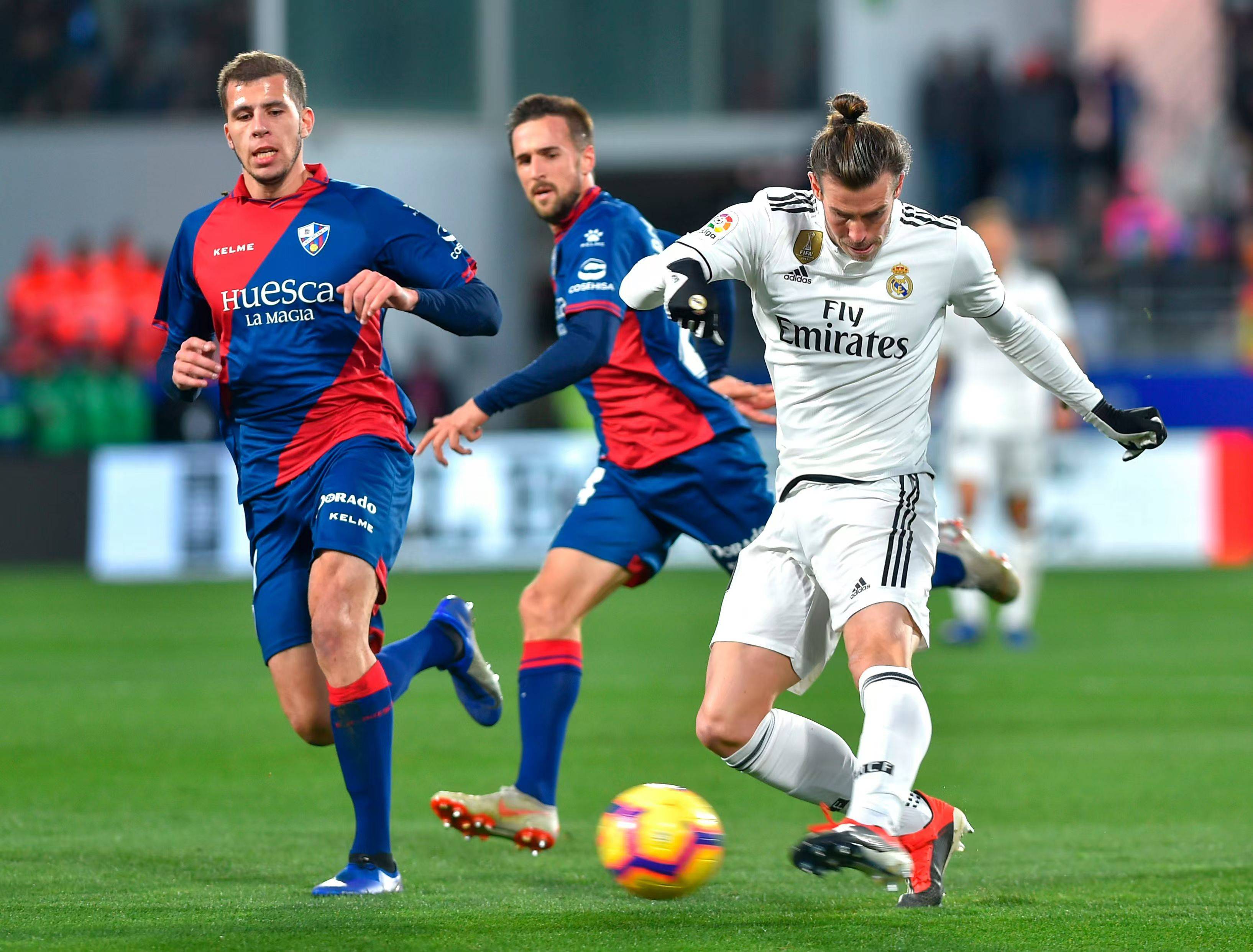 狼队主场点球力挽狂澜取得关键三分