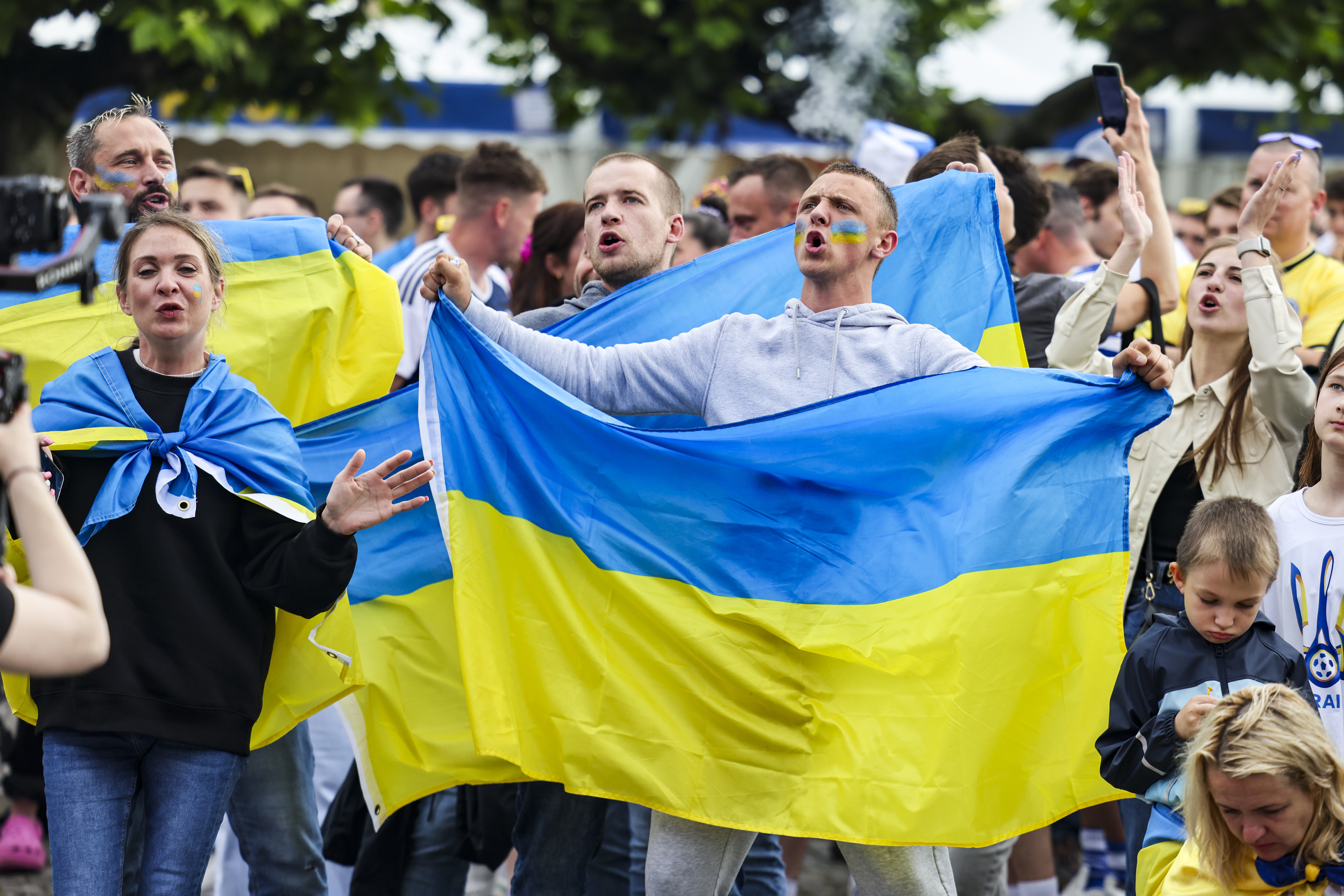 关于波兰与斯洛伐克遭遇，欧洲杯小组赛激烈角逐的信息