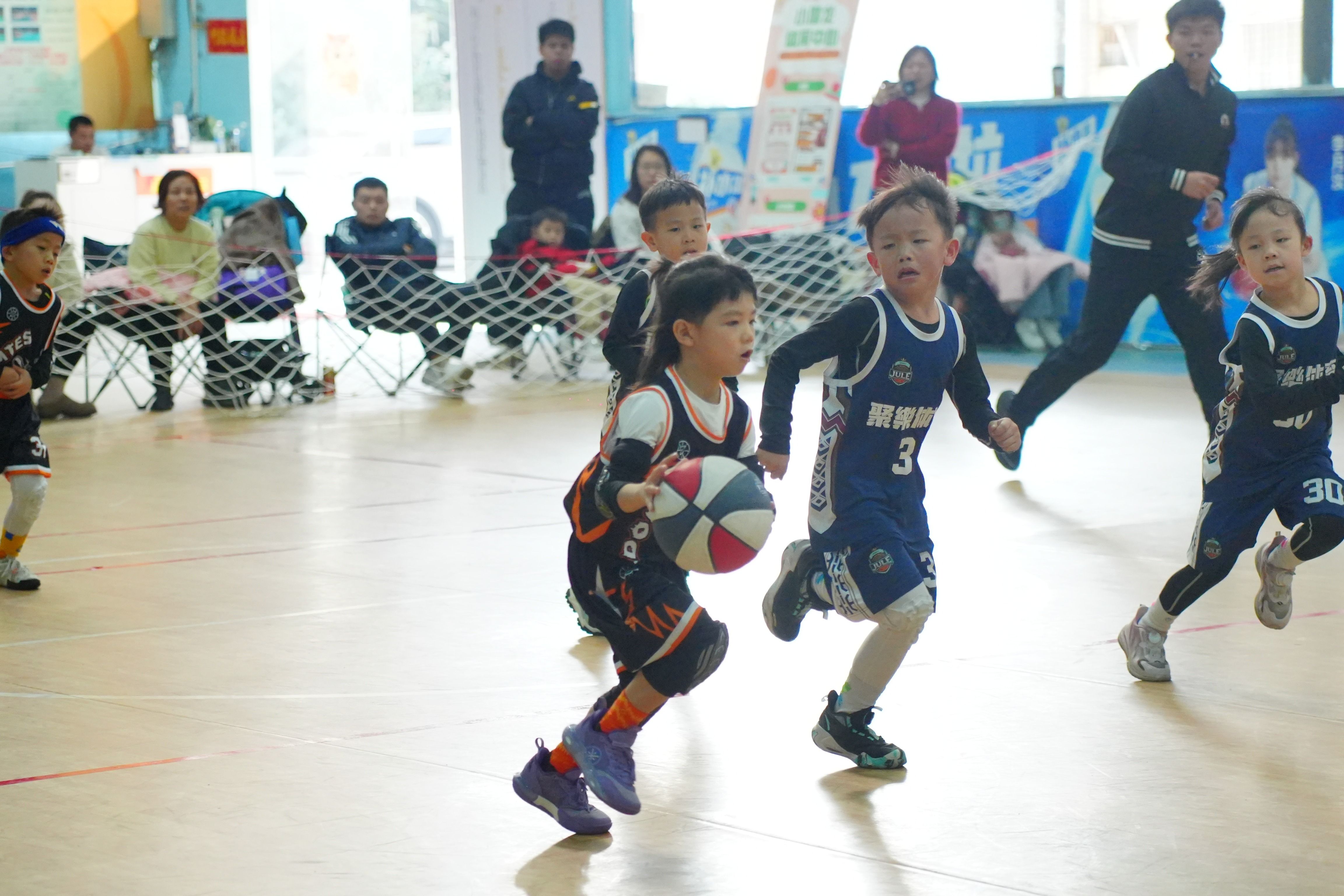 厄瓜多尔篮球联赛战况激烈,球员实力逐渐增强 厄瓜多尔篮球联赛战况激烈,球员实力逐渐增强