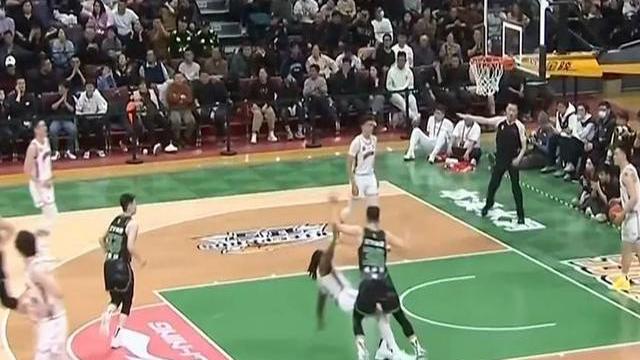 天海险胜对手，主教练不满球队表现带来落败，表示调整必要