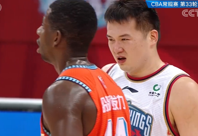 湖北队惨遭横扫,球员士气跌至谷底 湖北队惨遭横扫,球员士气跌至谷底