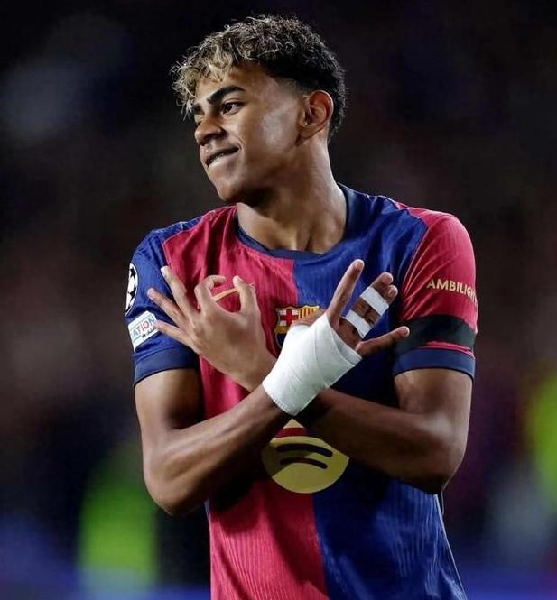 巴萨球王逐渐摆脱低谷，初露锋芒