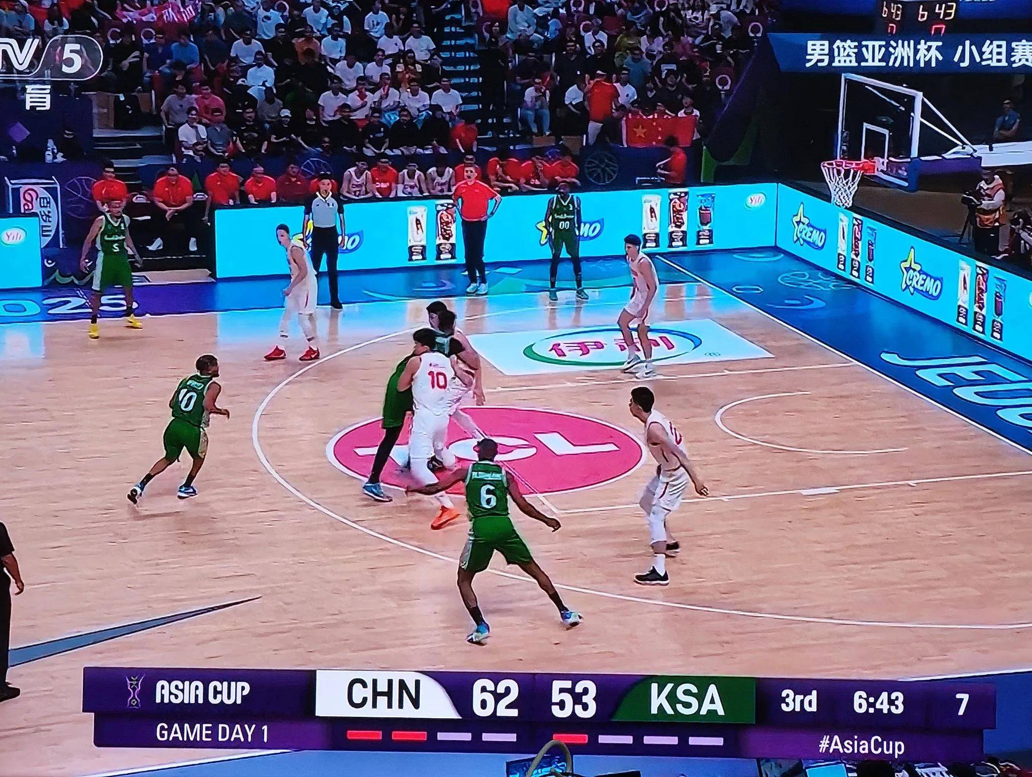 湖南男篮凭借团队合作，赢得胜利