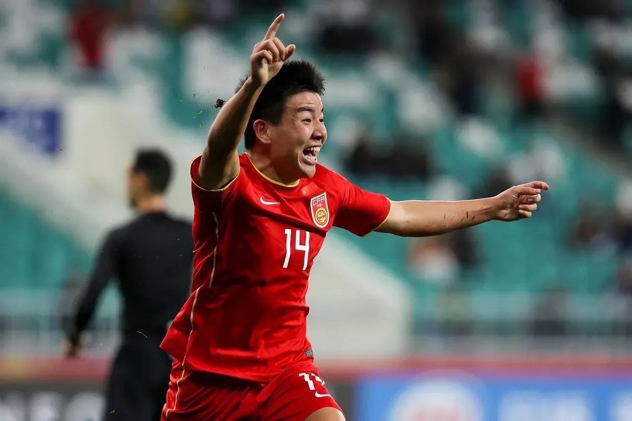 决赛场上球队意志坚定斗志昂扬 决赛场上球队意志坚定斗志昂扬