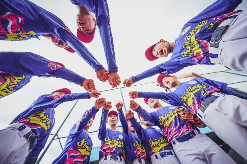 开云体育app-关于欢呼声此起彼伏，德国足球联赛火热开幕的信息