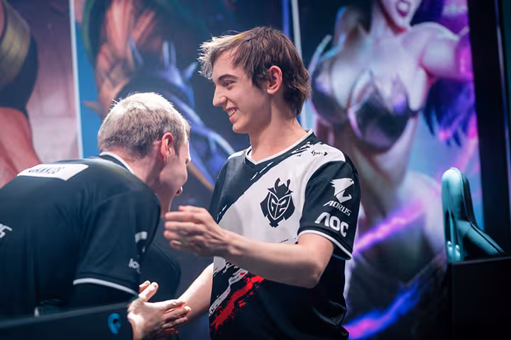 开云体育官方网站-KT轻取DK，Jankos单局斩获MVP强强对话四强赛，成为赛场最大亮点的简单介绍