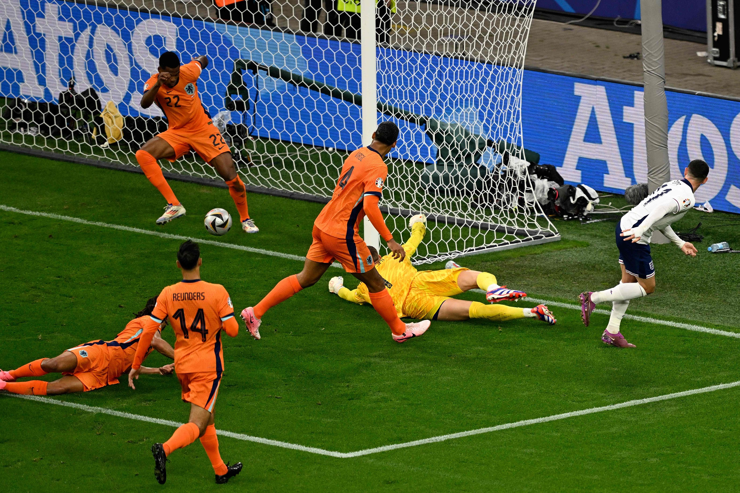 开云体育官方网站-英格兰击败捷克,成功晋级欧洲杯十六强