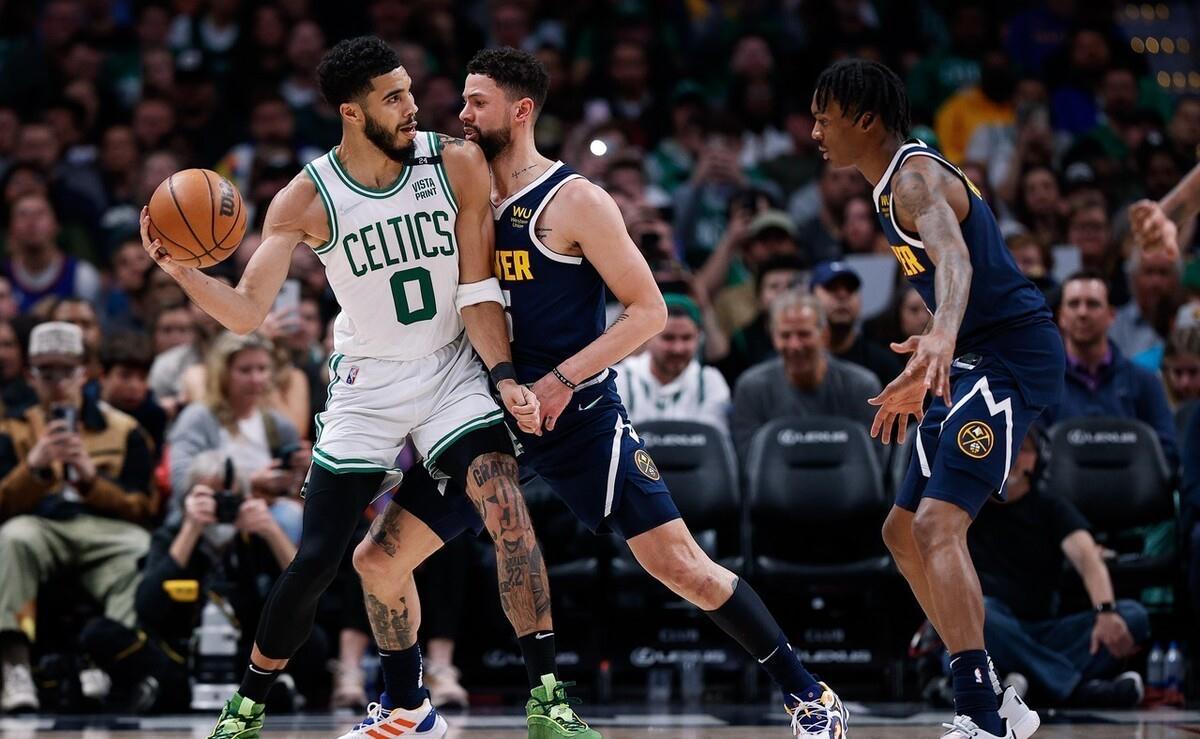 开云体育下载-绿军队胜出东部半区，实力备战季后赛