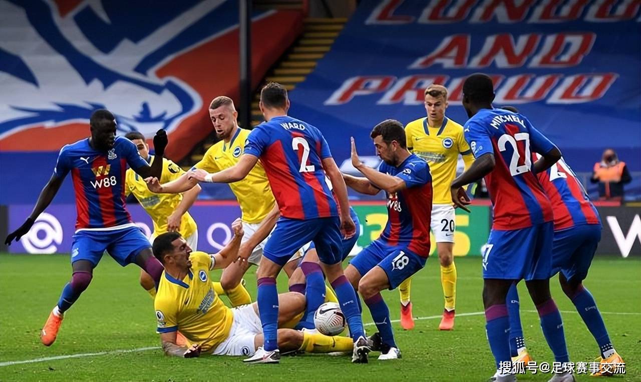 开云APP-足球比赛紧张刺激，场面十分激烈