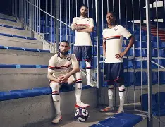 开云体育中国-卡昂队在场上展现了无畏的进攻精神