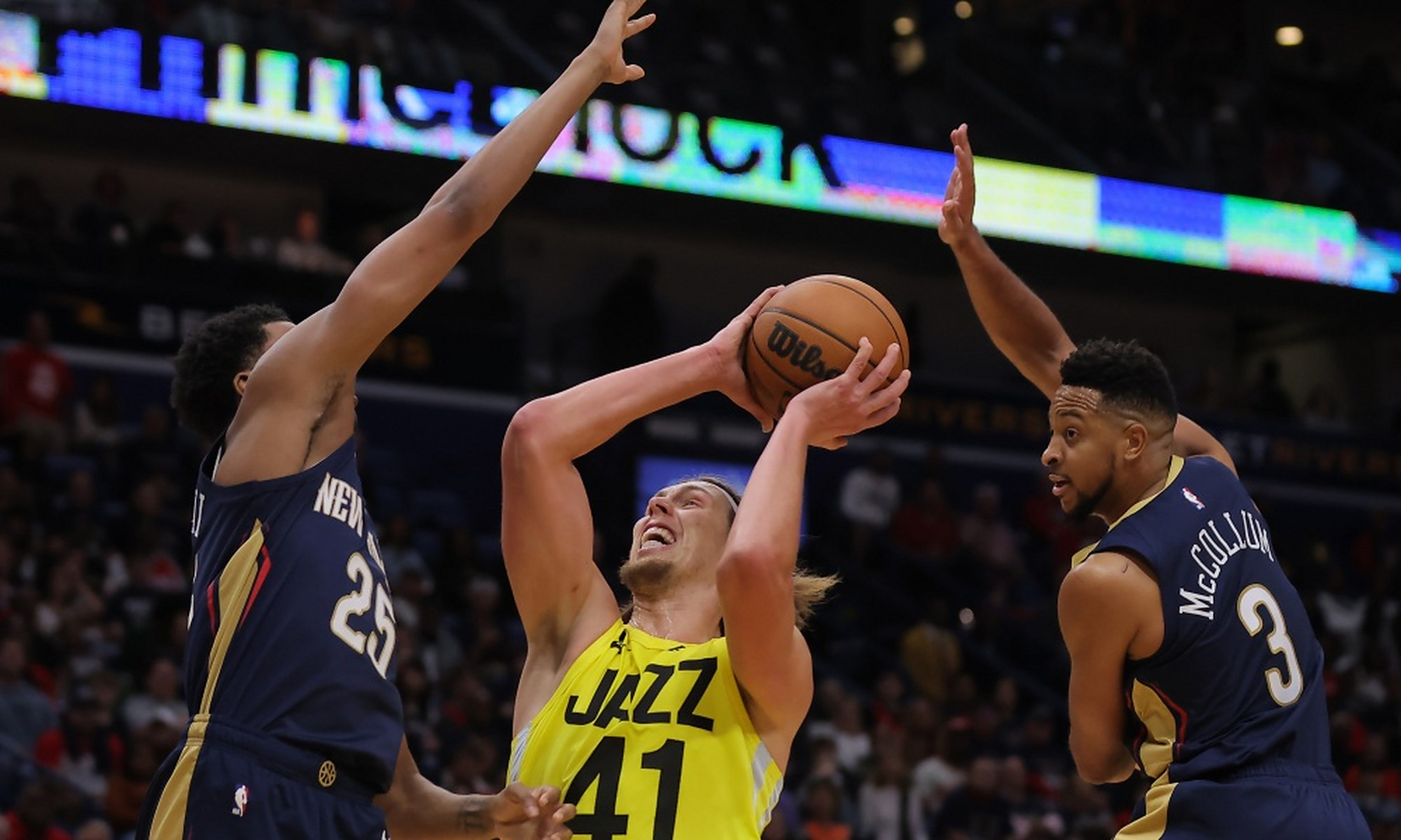 开云体育平台APP-鹈鹕遭遇三连败,季后赛正在渐行渐远