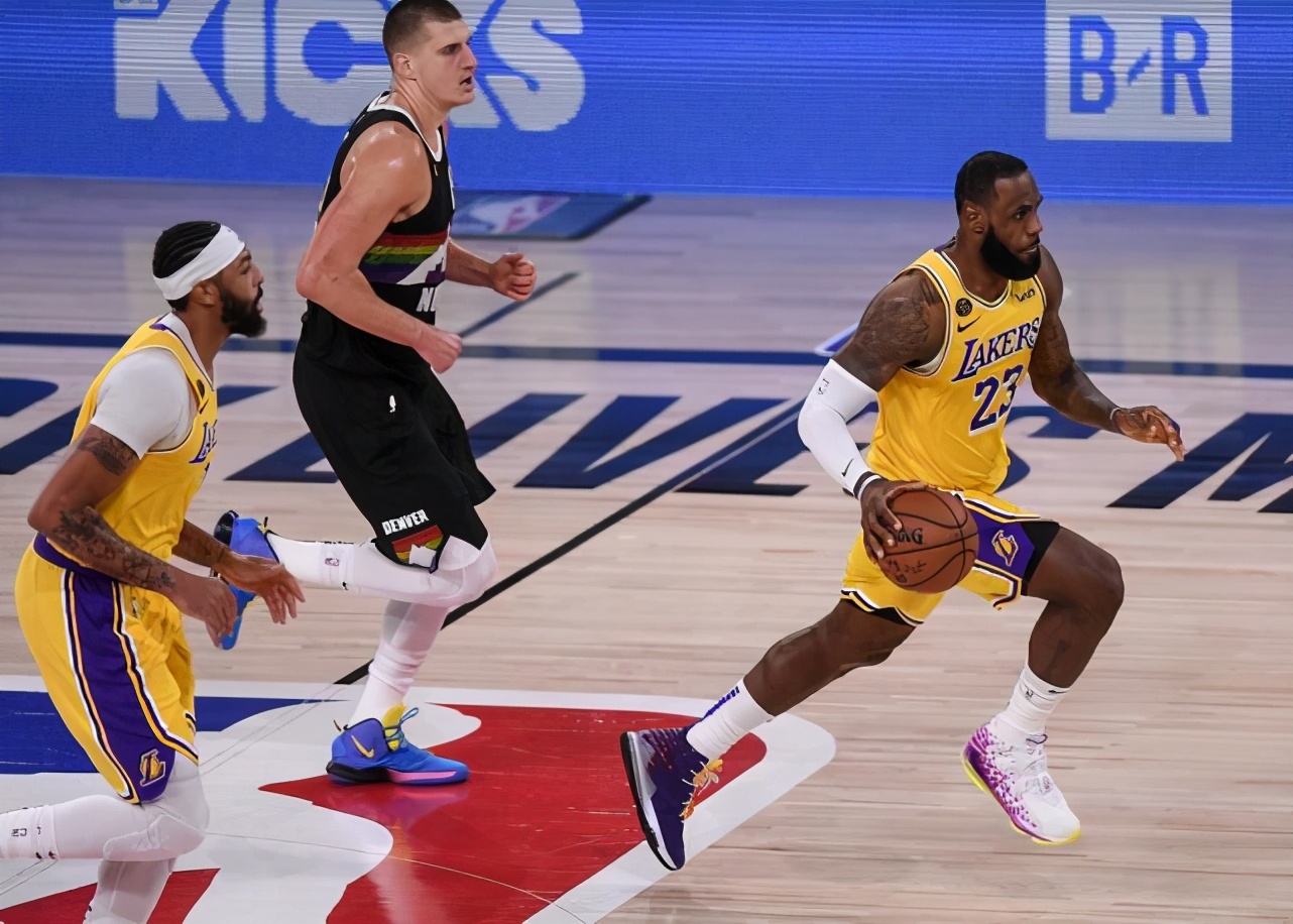 山东队碾压掘金，霍勒迪关键制胜